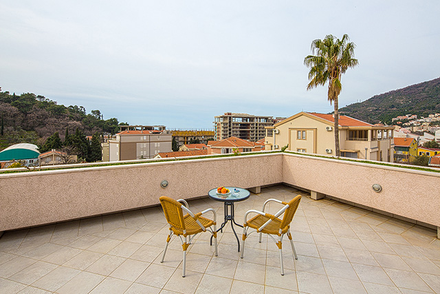 Apartmani Holiday